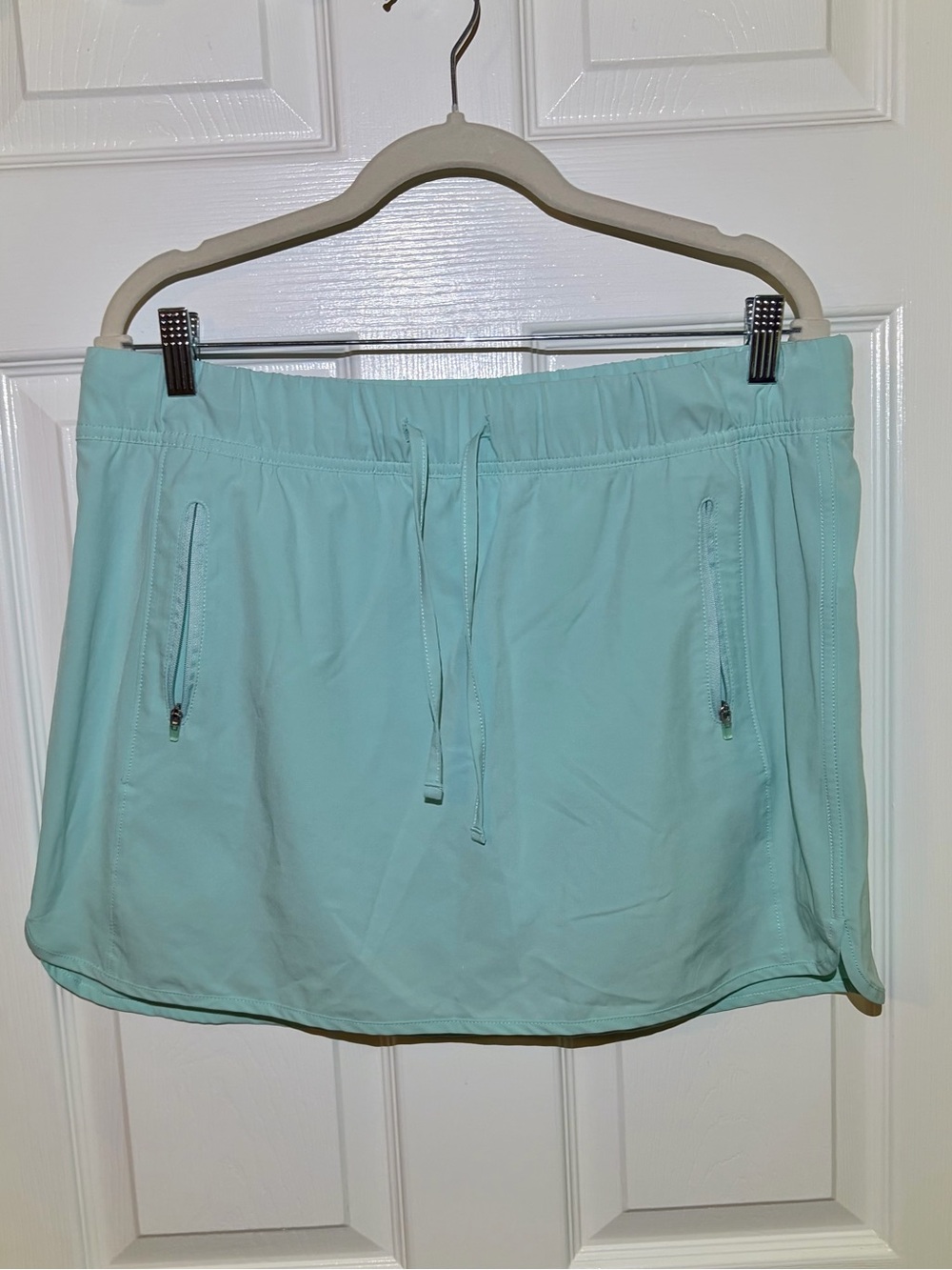 Reel Legends Aqua Athletic Skort with Zip Pockets. Size Large